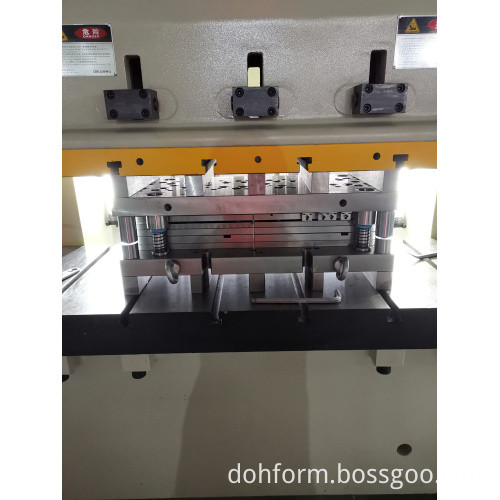 Automobile metal auto parts progressive stamping die China Manufacturers Suppliers Factory Exporter